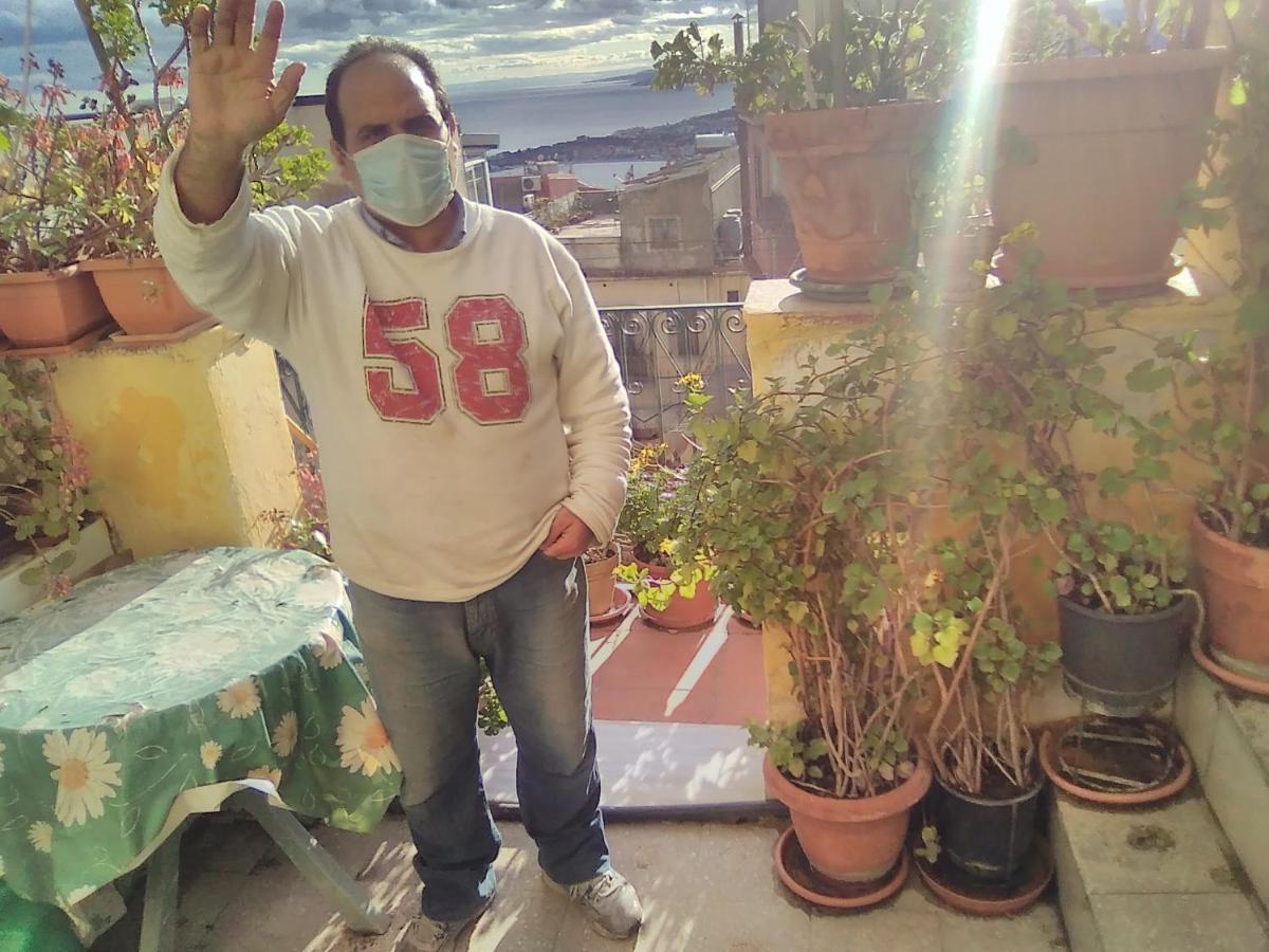 Room In Guest Room - Single Room With Shared Bathroom Taormina Bagian luar foto